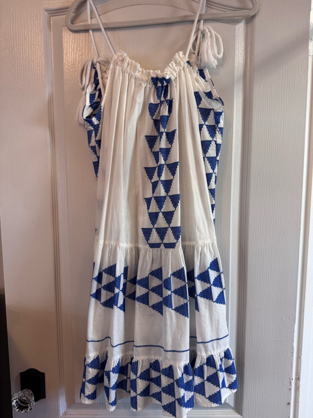 Greek Arcgaic Kori - White Mini Dress with Blue Embroidery - Picture 4 of 4